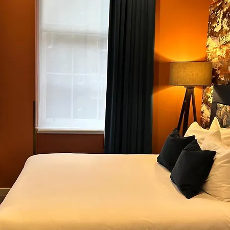 Heeton Concept Queen Street 4*