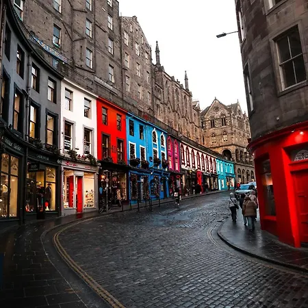 The Gardners In Centre With Parking * Edinburgh