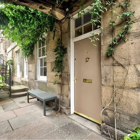 Apartamento Hamilton Place - Beautiful And With Private Entrance Sleeps 4 Edimburgo