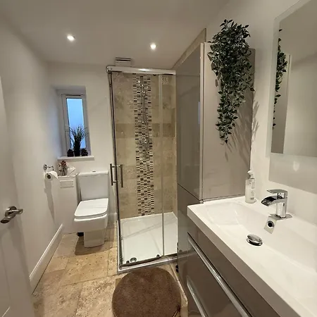 Дом отдыха Dreghorn House 5 B-rooms 9 Beds 3 Toilets 2 Showers,1 Bath 2 Receiption Secure Free Parking 233 Wifi Эдинбург