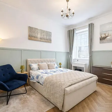 The Barony Fox エディンバラ