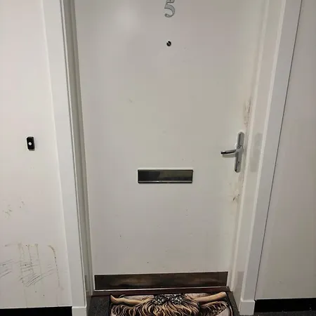 In Shared Flat * Edinburg