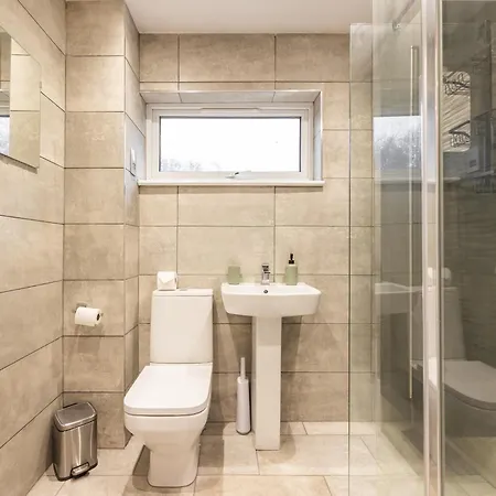Bright 1-bed With Garden Near Braid Hills Golf Course Сasa de vacaciones *