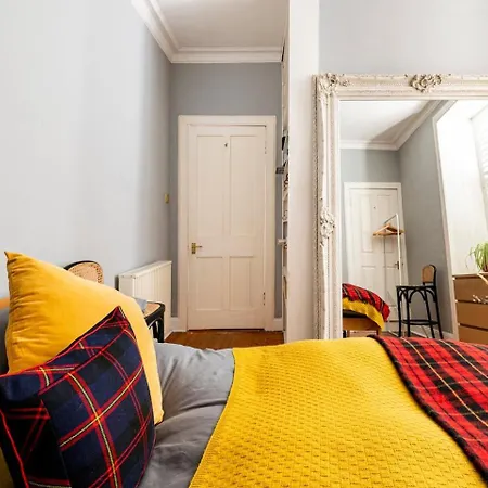 Edinburgh, Deanvillage Cosy Hideaway אדינבורו