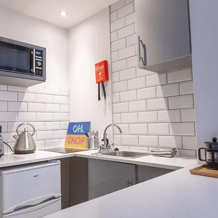 38 Bide Collective * Edinburg