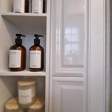 בית נופש Edinburgh, Deanvillage Cosy Hideaway *