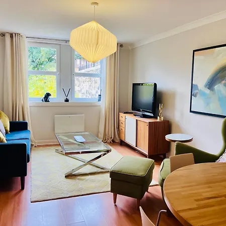 Daire Castle View Retreat *