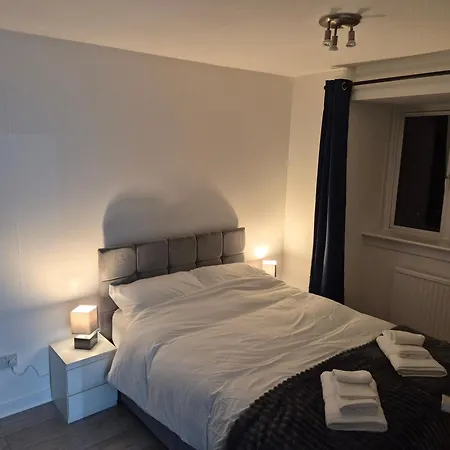 Cozy 2Bdr Apartment Close To Edinburgh City Free Parking Fast Wi-Fi *