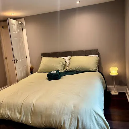 Апартаменты Lovely Quiet Flat Near Centre Эдинбург