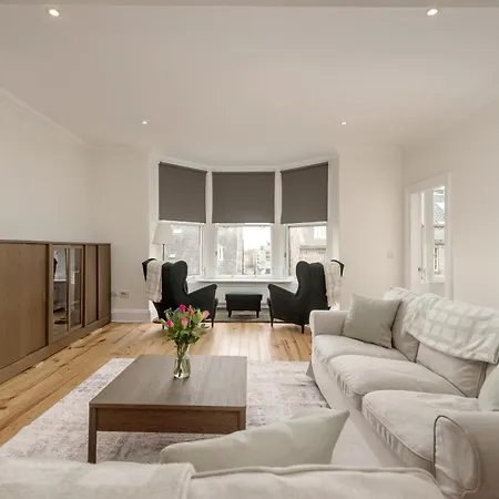 Elegant 2-bedroom In New Town Near Princes Street Edinburgh
