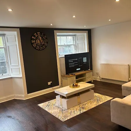 Апартаменты Lovely Quiet Flat Near Centre Эдинбург