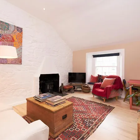 Chic 1-bedroom In New Town Apartment *