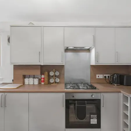 Cozy 2br With Car Parking 아파트 *