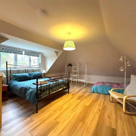 Modern, Cosy 2b In Edin, Family Friendly