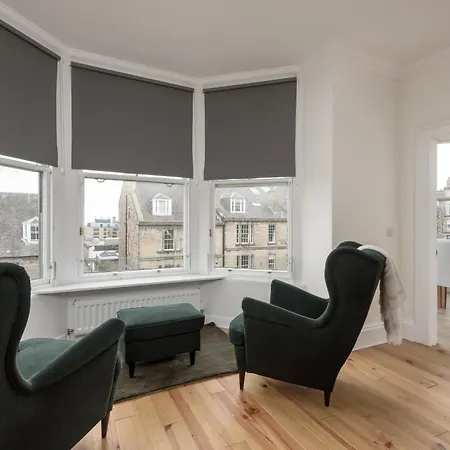 Elegant 2-bedroom In New Town Near Princes Street Appartement