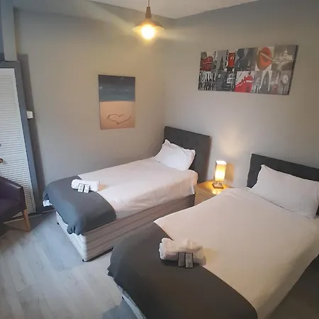 Cosy By The Meadows 2 *