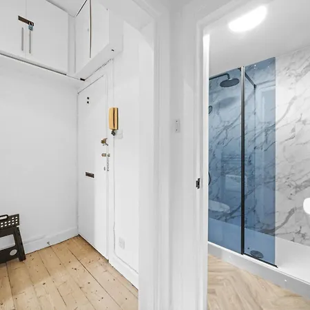 City-close 1-bedroom - Apartament Edynburg