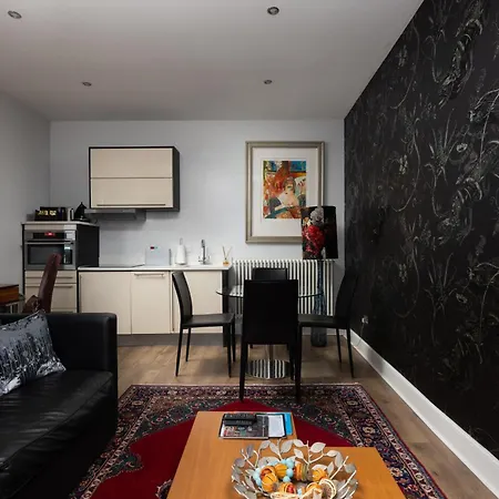 Ξενοδοχείο 24 Royal Terrace 4*