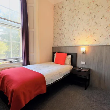 Bed & Breakfast Edinburgh Holiday Guest House 3*