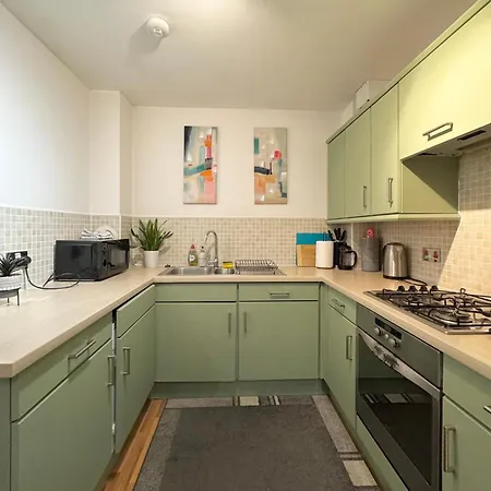 Spacious Near Royal Mile With Free Parking, Lift And Sunny Balcony Apartament *
