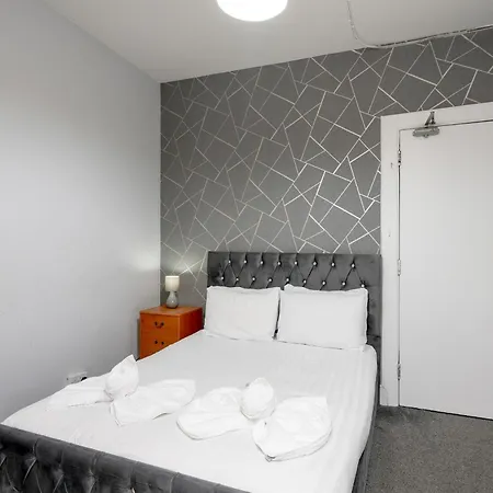 Holiday home Charming Spacious - Pass The Keys *