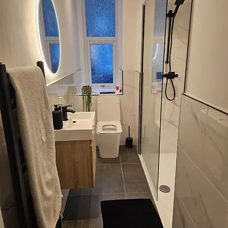 Stylish Newly-renovated 1br Flat Near Centre Apartmán *
