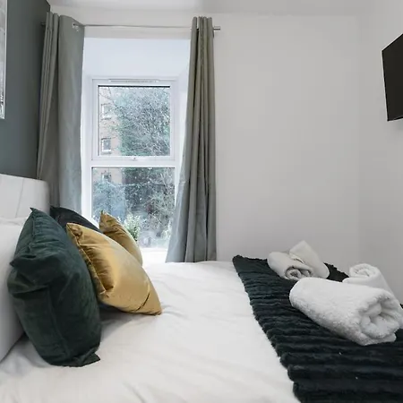 Newly Refurbished - Parking - - 3 Guests Appartement Edinburgh