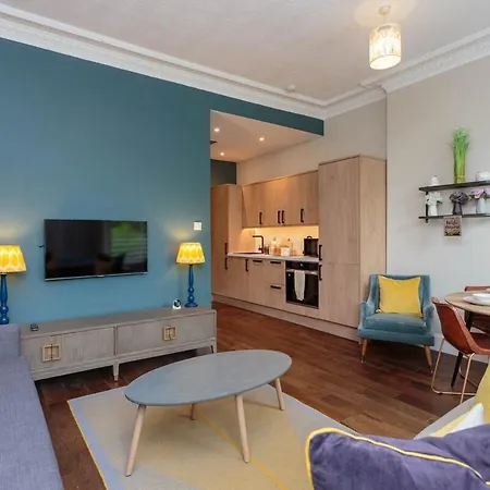 Old Town Modern Retreat - Near The Castle 公寓