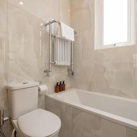 Barnton Grove Getaway شقة *