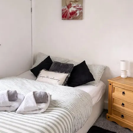 Brigth Victorian Flat