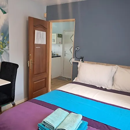 The Retreat Edinburgh, 2-minute Walk To Bus Stop Habitación en casa particular *