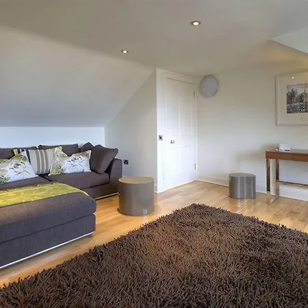 Clarendon Luxury Hotel