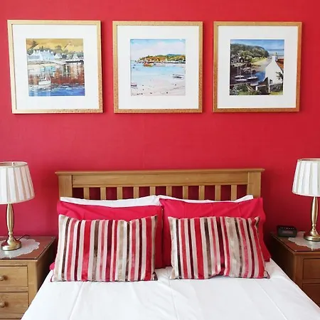 Gladstone House 4*