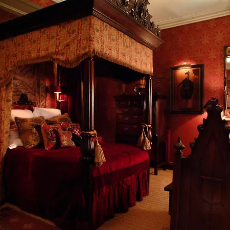 Отель The Witchery By The Castle 5*