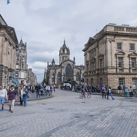 Writers View, Royal Mile Эдинбург