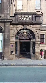 Fountain Court - Royal Garden