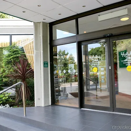 Express West By Ihg Hotel 3*