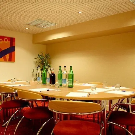 Express Centre By Ihg