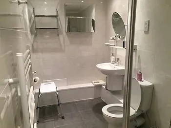 16 Pilrig Bed & Breakfast