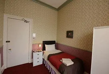 Апартаменты The Thistle House