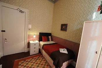 The Thistle House شقة