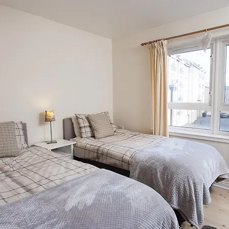 The Holyrood Snug *