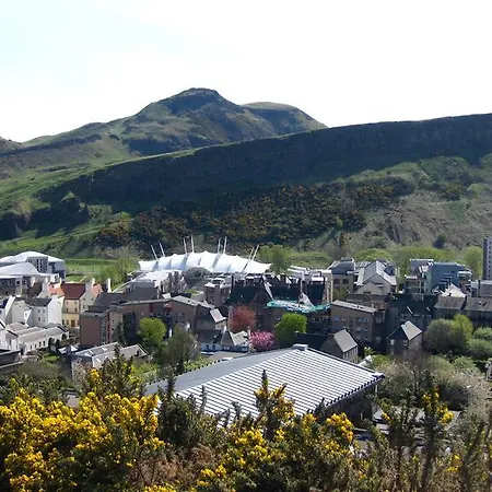 The Holyrood Snug *