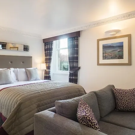 Fountain Court - Royal Garden