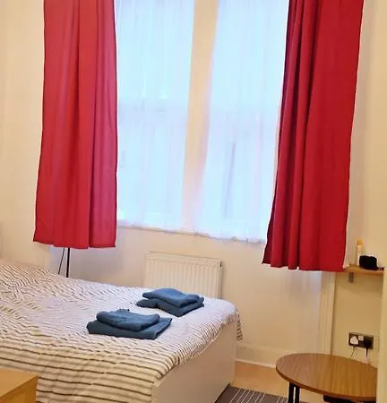 Central Tollcross Apartament *