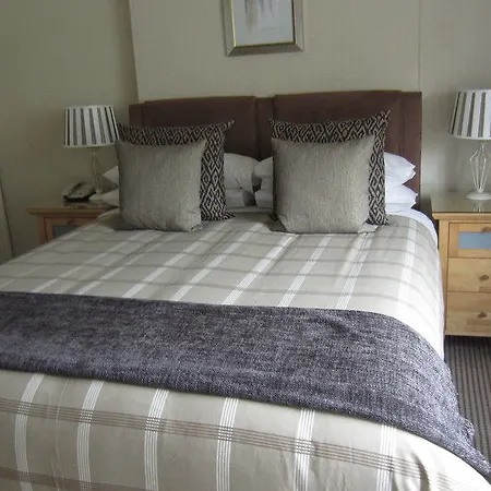 Konukevi Kew House 5*