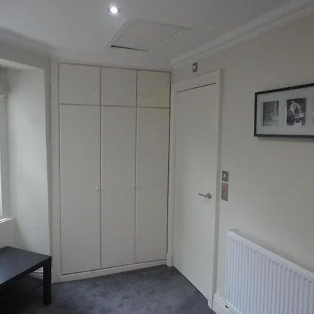 帕默斯顿套房酒店