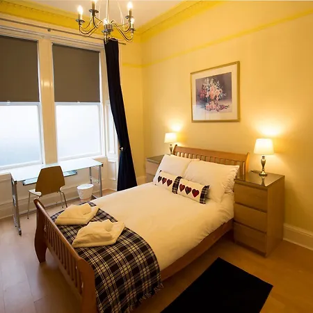 3 Bedroom Flat In South Centre Of Sleeps 6 Apartamento