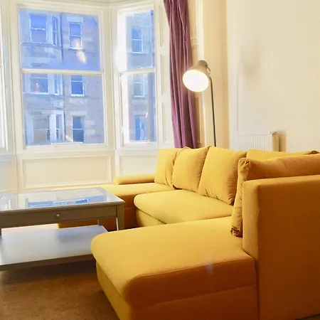 3 Bedroom Bruntsfield Flat Διαμέρισμα *