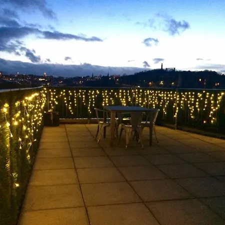 3 Bedroom With Private Roof Terrace 公寓 *